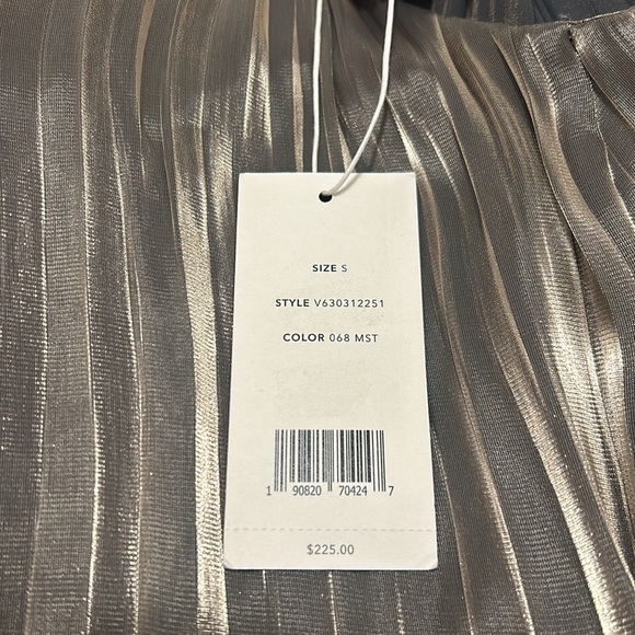 Vince Moonstone Iridescent Pleated Shell Sleeveless Top NWT Size Small - Picture 9 of 10